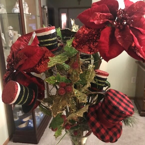 PIER 1 LONG STEM ARTICIAL POINTSETTA'S, SNOWMAN HATS/GREENERY W/HOLLY - Picture 2 of 3